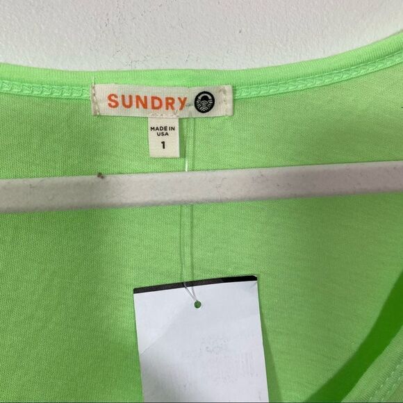 ANTHROPOLOGIE Sundry Neon Green V-Neck 100% Cotton T-Shirt - Picture 2 of 6